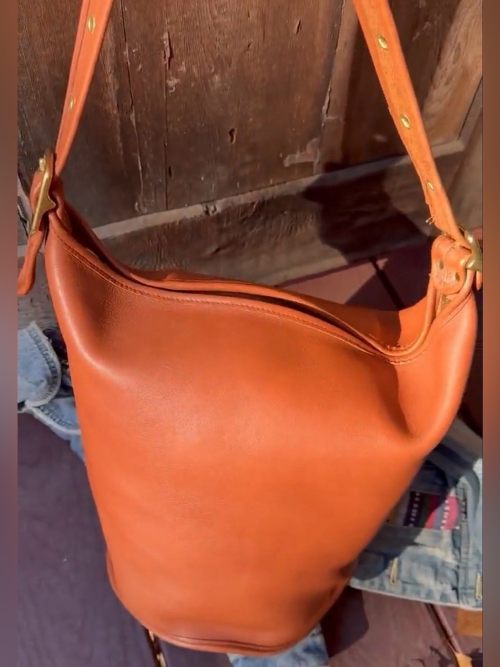 COACH BRITISH TAN LEATHER XL DUFFLE FEED SAC BUCKET BAG 9085 - Picture 13 of 16